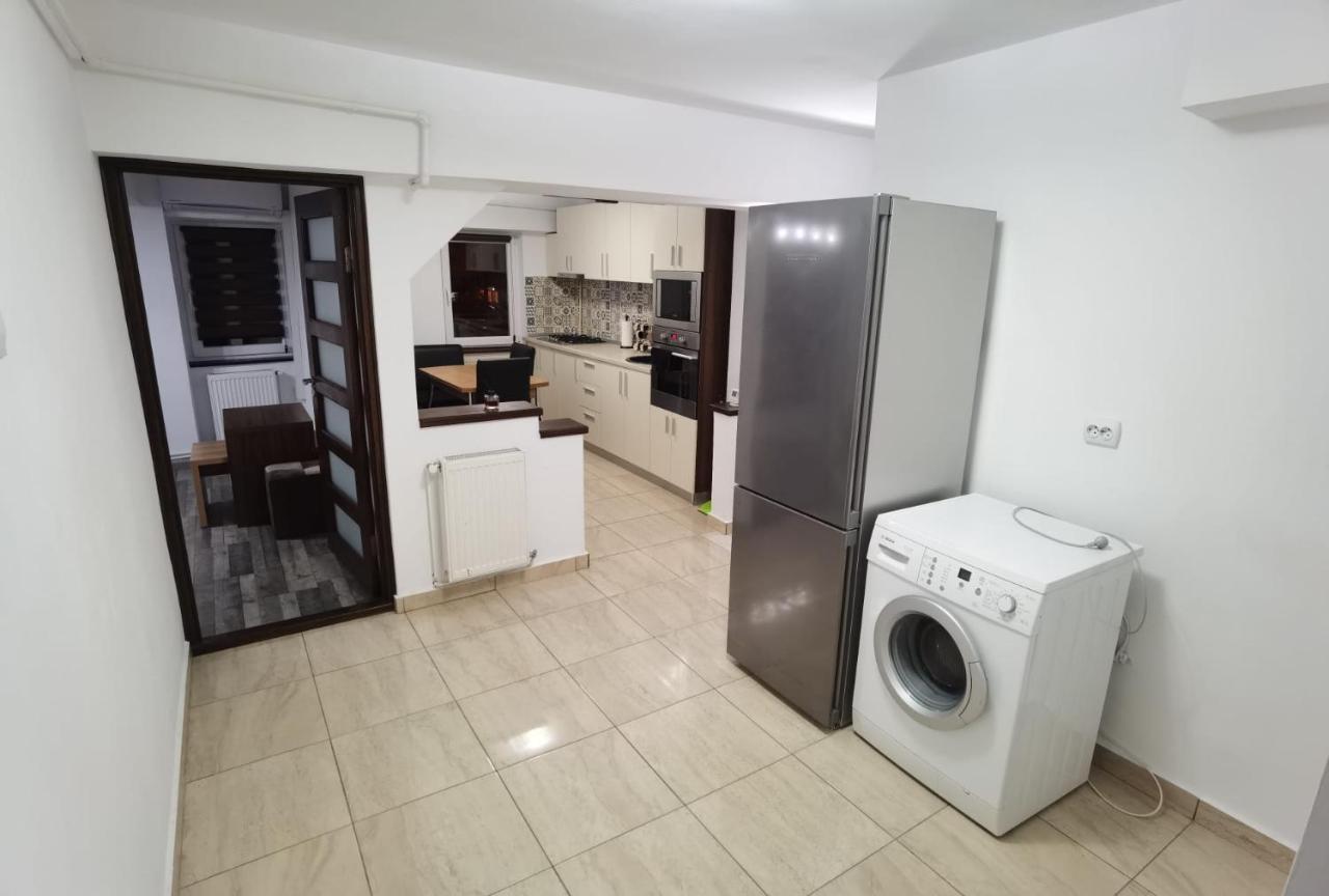 Apartament - Central Targu Jiu Exterior photo