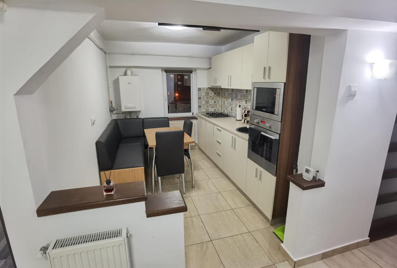 Apartament - Central Targu Jiu Exterior photo