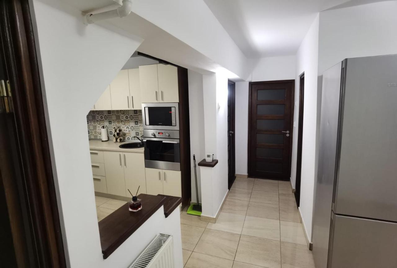 Apartament - Central Targu Jiu Exterior photo