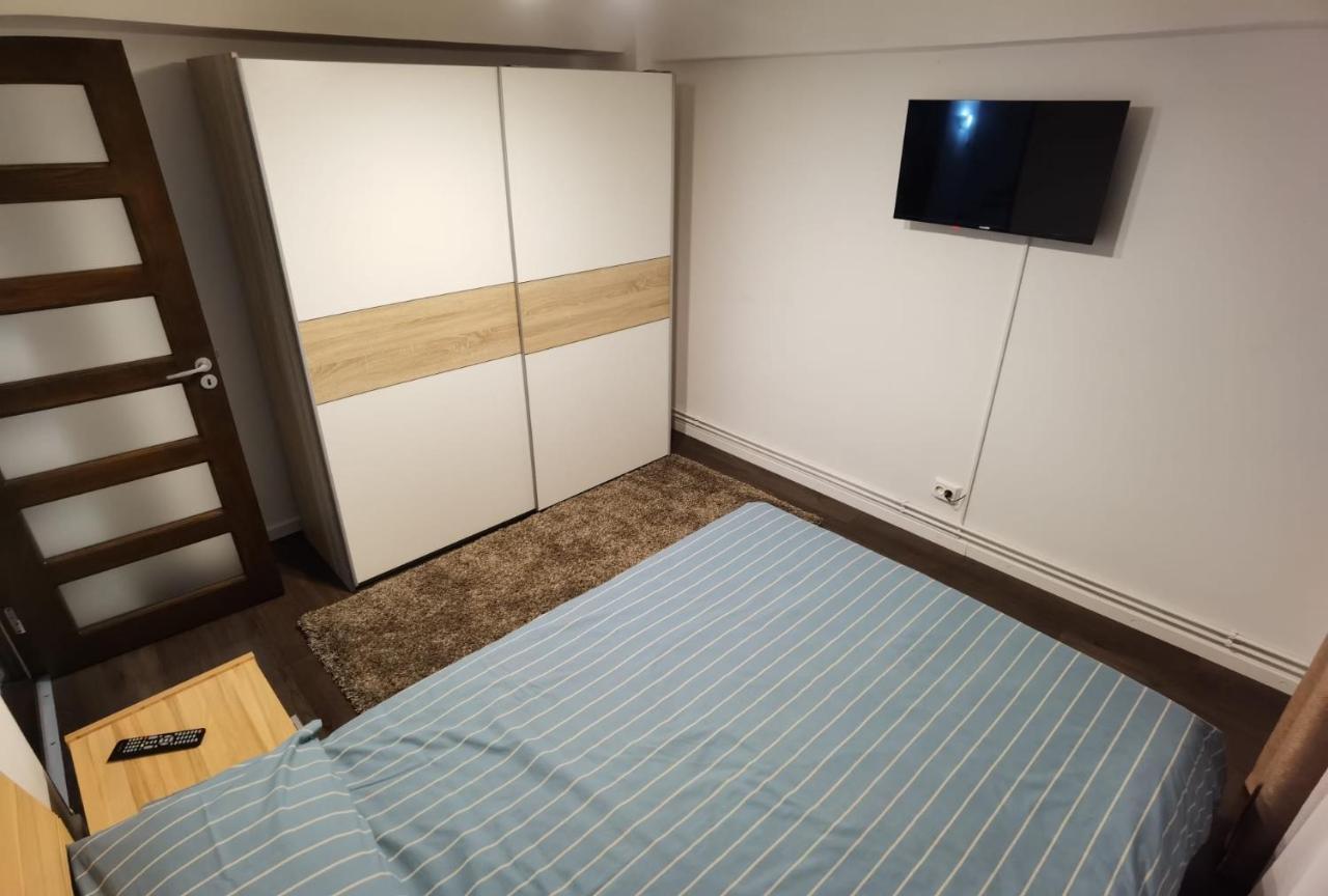 Apartament - Central Targu Jiu Exterior photo
