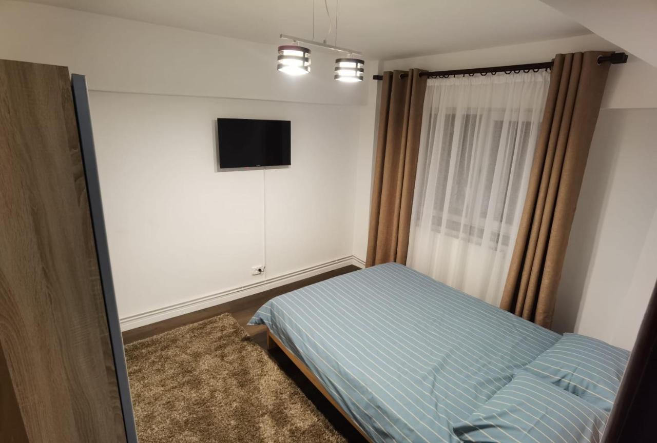 Apartament - Central Targu Jiu Exterior photo